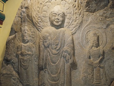 백제 사람들의 미소를 담은 백제 불상