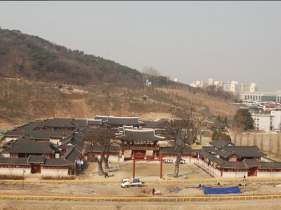 화성에 임금이 머물 궁을 지은 이유는? 화성 행궁