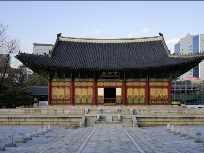 궁궐의 중심 건물인 중화전